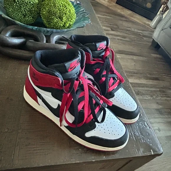 Jordan 1 Nike High-Top Sneakers in Black, Red, and White - Picture 1 of 2